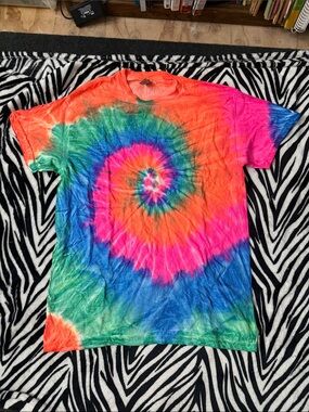 NEW! Unisex Gildan Tie-Dye T-Shirt (M)